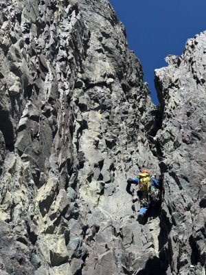 Escalada final de graduación 5.9 YDS.Foto: 24Sergio Leal, Antonio Parra, y Camilo Amigo