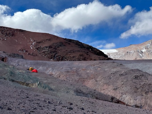 Campamento altoFoto: 10El campamento es en general muy cómodo: plano, limpio y con abundante agua. Adolfo Dell´Orto