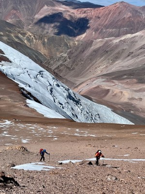 GlaciarFoto: 19Último tramo de la montaña, con vista al glaciar que cae hacia el este. Adolfo Dell´Orto