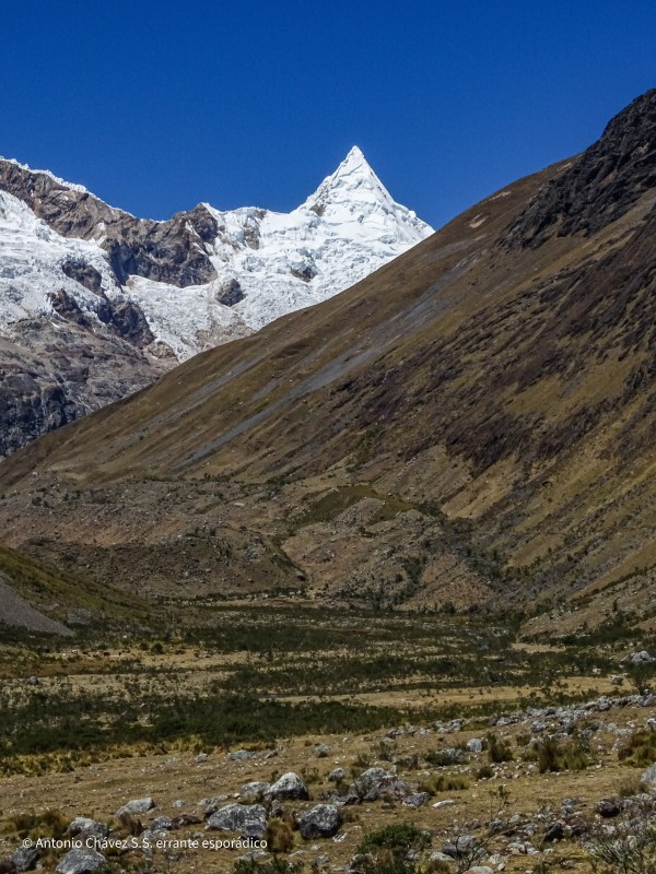 Travesía a la cara perfecta del Alpamayo 