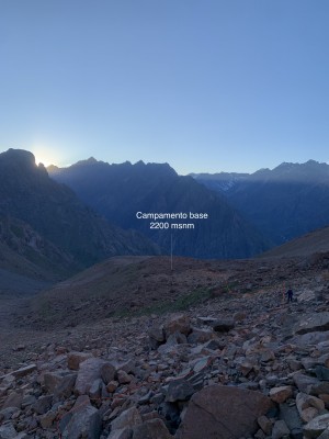 Campamento baseFoto: 11Los primeros rayos de sol, nos permitían observar nuestro campamento. Héctor Becerra Díaz