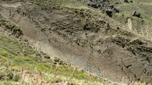 Placa con huellasFoto: 3Imagen en dirección este, desde este punto se observa por primera vez la placa con las huellas.David Valdés