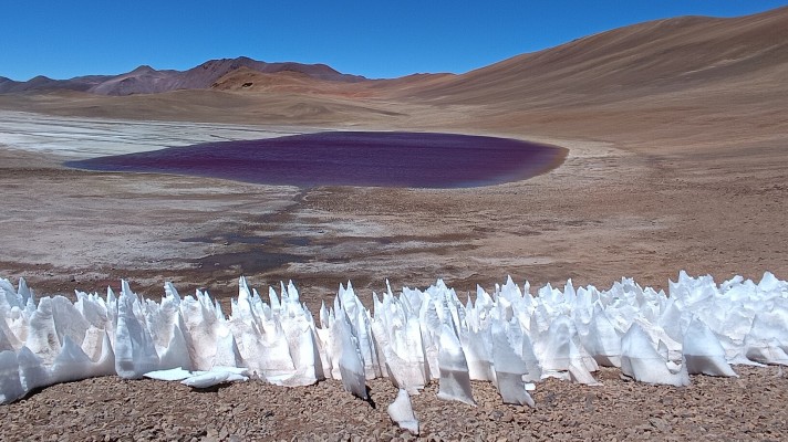 Laguna innominadaFoto: 4Vista de la bella laguna que se encuentra a un costado de la ruta, a los pies del cerro Olascoaga.Dirección: EsteJuan Pablo Cabbada Bergez