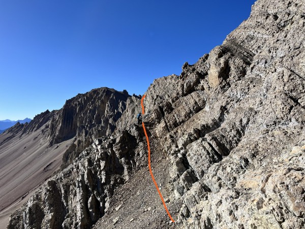 Ladera oesteFoto: 13Ladera oeste, casi en la arista del cerroDirección: NorteÁlvaro Zerené