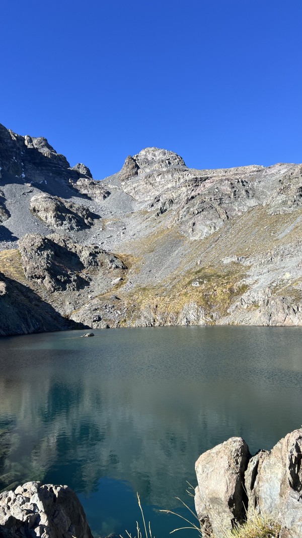 Pila Inferior Foto: 4Laguna con vista al Cerro La PilaDirección: EsteIgnacio Sepúlveda