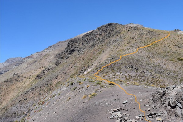 Filo desde Mirador de la Compañía al CBFoto: 7Ruta por el filo para alcanzar el CB Dirección: SurSimón Olfos