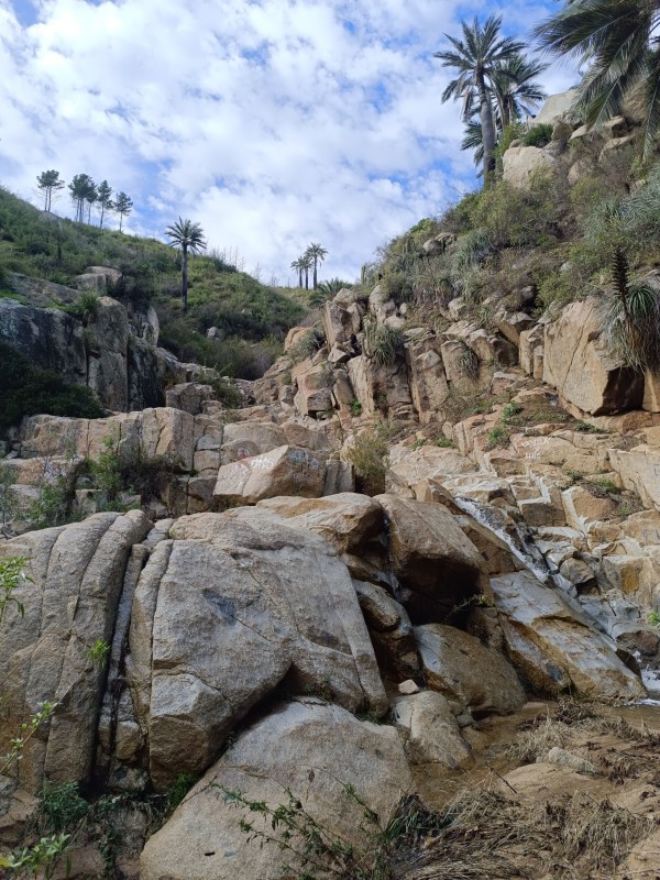 Caída de agua hacia poza de la gringa Foto: 9Dirección: EsteNicolás Berríos