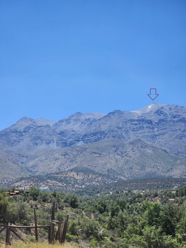 Cara sur corral de piedra en verano