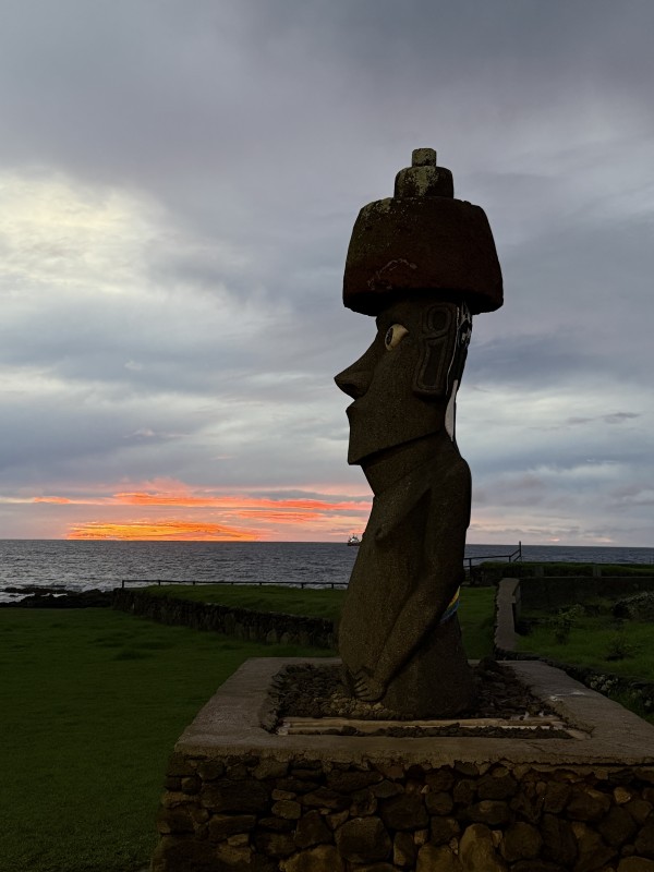Moai de la pazFoto: 2Dirección: OesteNicolás Berríos
