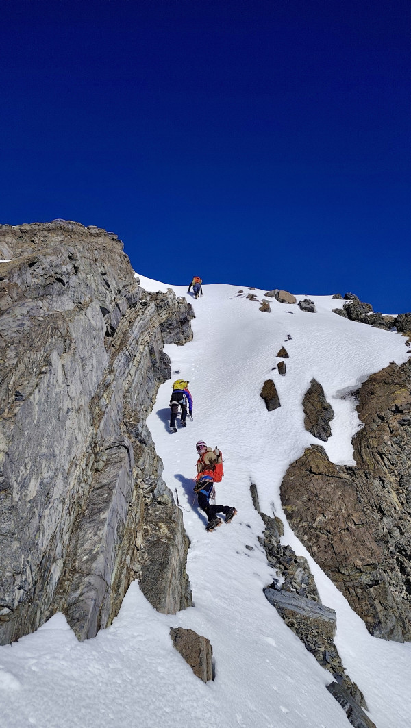 Ascenso a la cumbreFoto: 8Dirección: SuresteIgnacio Sanhueza