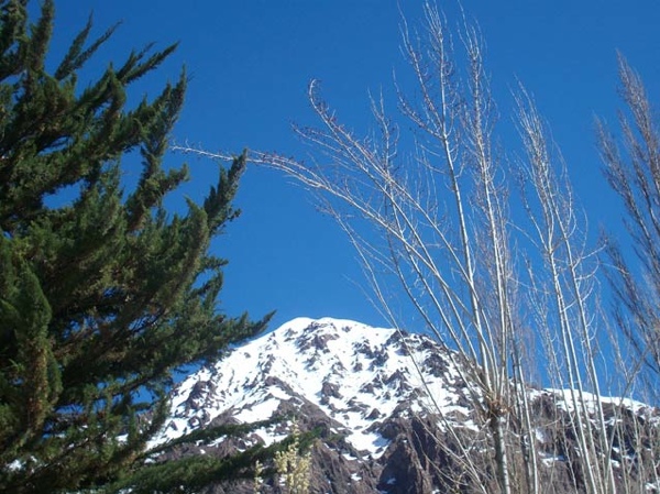 Cumbre Chacaya en Mañana Luminosa