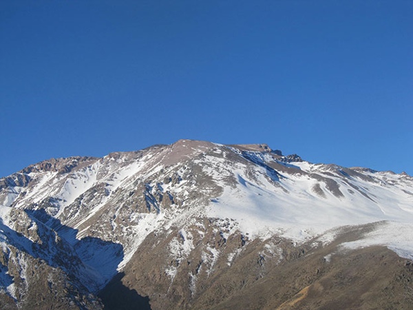 Acarreos Oeste Co. La Parva desde cumbre Co. del Medio