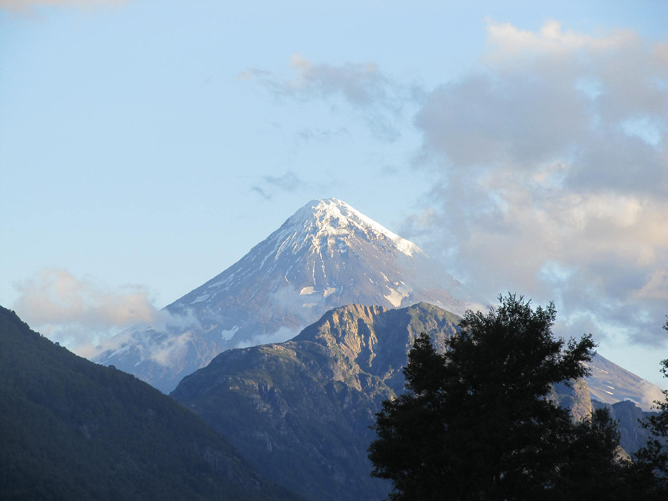 Volcán Lanín desde Sector Puesco