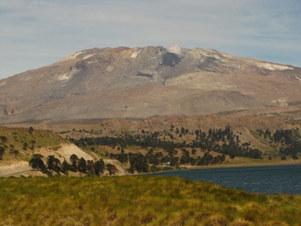 Copahue visto de Caviahue