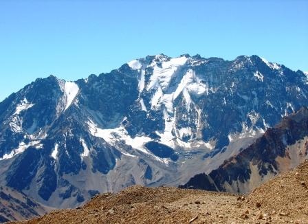 Gemelos desde el valle de Navarro