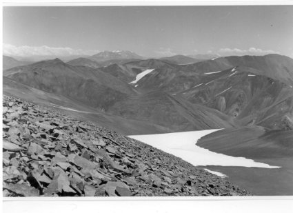 Vista de la cumbre al glaciar y al Sur