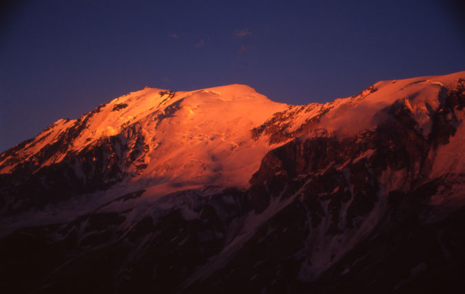 El Sierra Bella al atardecer, desde el campo 4100m en el Tupungato