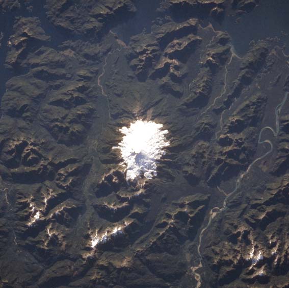 Melimoyu desde el espacio