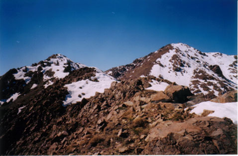 Vista de la antecumbre y la cumbre
