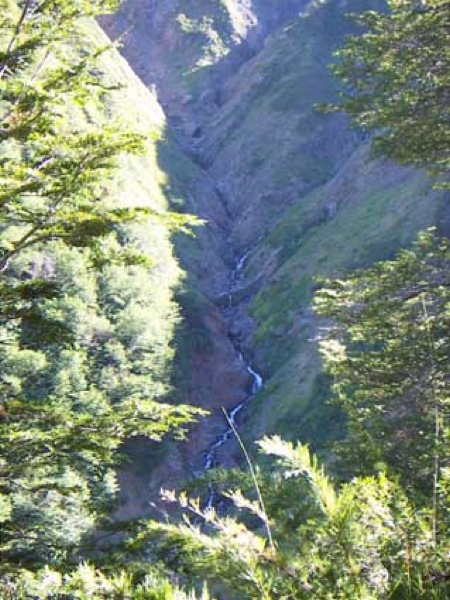 Bajada de Agua en la cara Oeste del Volcan Sierra Nevada