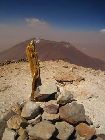 Juriques desde cumbre del Licancabur
