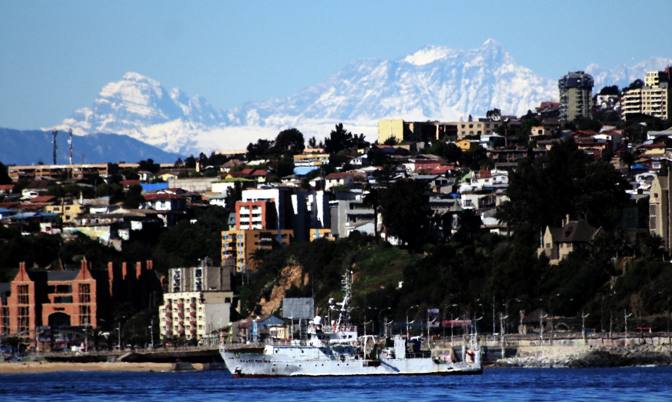 Juncal y Alto de los Leones sobre Valparaiso