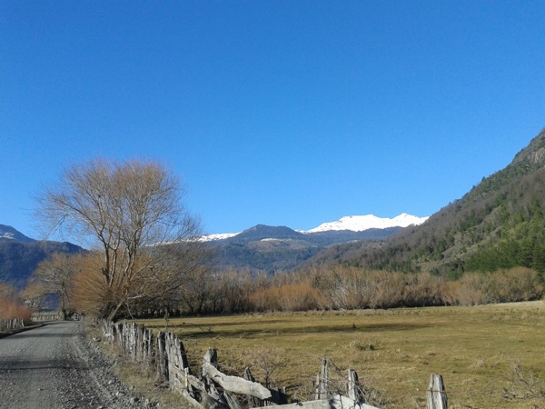Sollipulli desde el camino entre Melipeuco y la reserva nacional Villarica