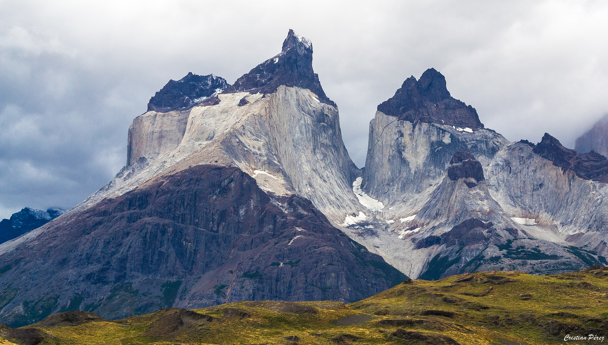 Ilustración Cuernos del Paine. Serie «Retratos de montaña» - Magdalena Prado - Imagen 3