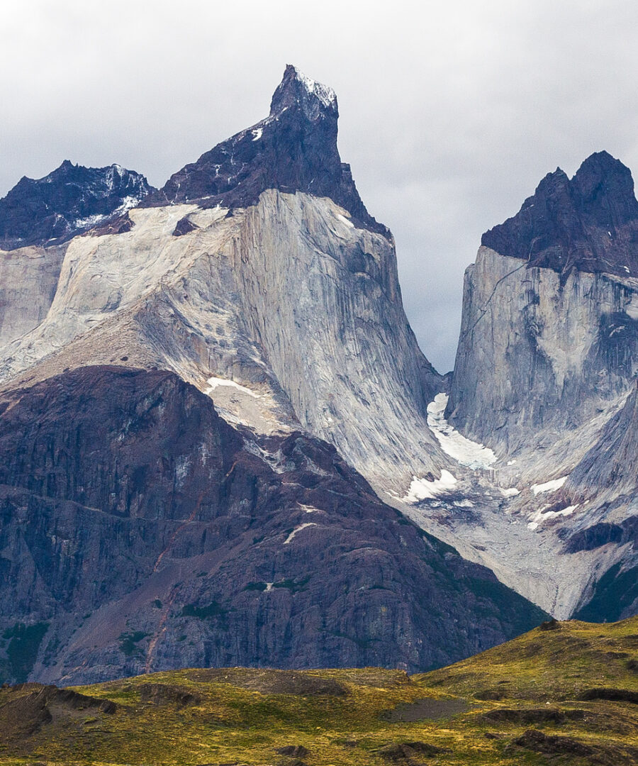 Ilustración Cuernos del Paine. Serie «Retratos de montaña» - Magdalena Prado - Imagen 3