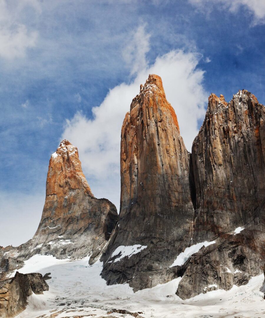Ilustración Torres del Paine. Serie «Retratos de montaña» - Magdalena Prado - Imagen 3