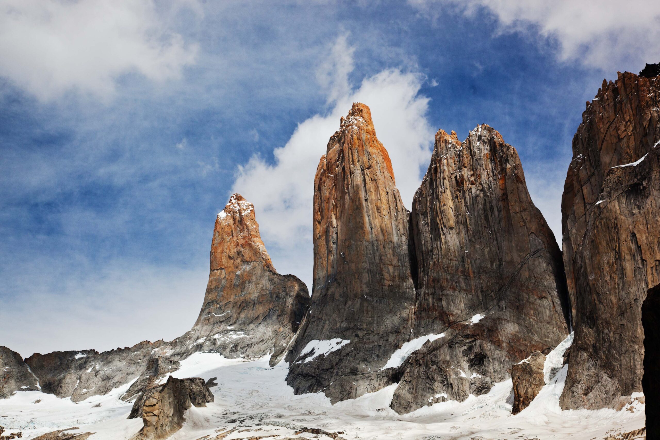 Ilustración Torres del Paine. Serie «Retratos de montaña» - Magdalena Prado - Imagen 3